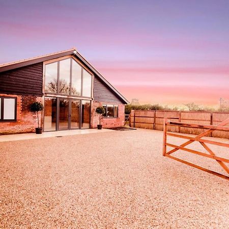 Beautiful Barn Conversion Close To The Broads Dilham Exteriör bild