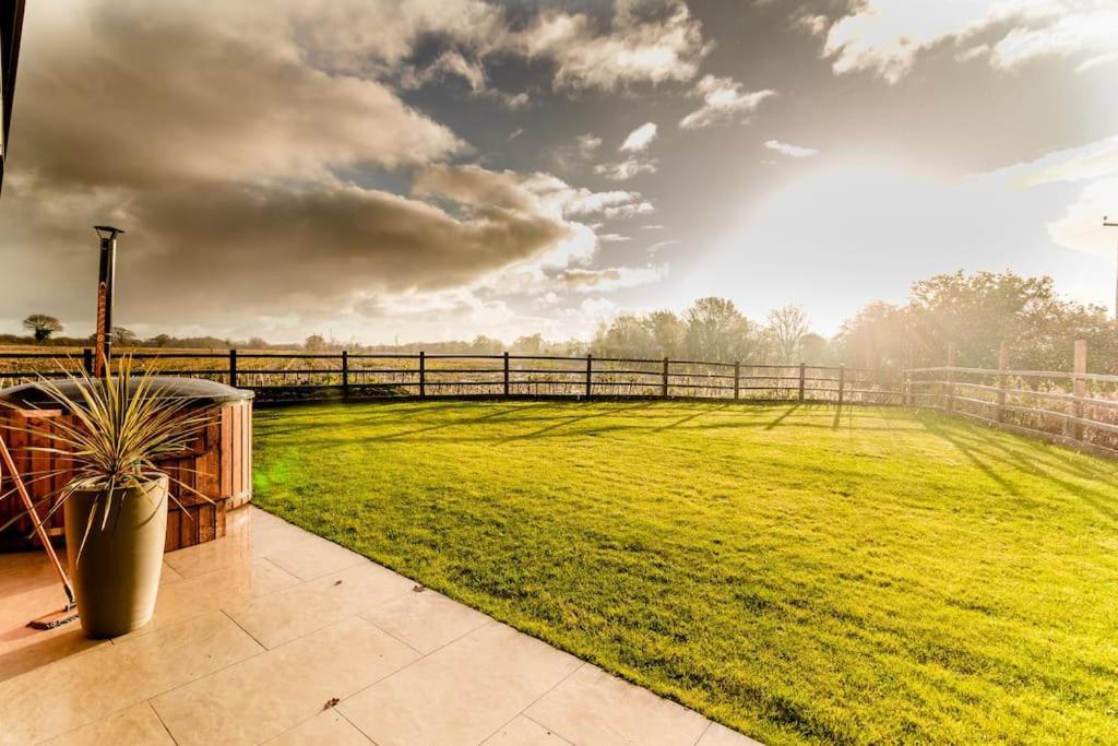 Beautiful Barn Conversion Close To The Broads Dilham Exteriör bild