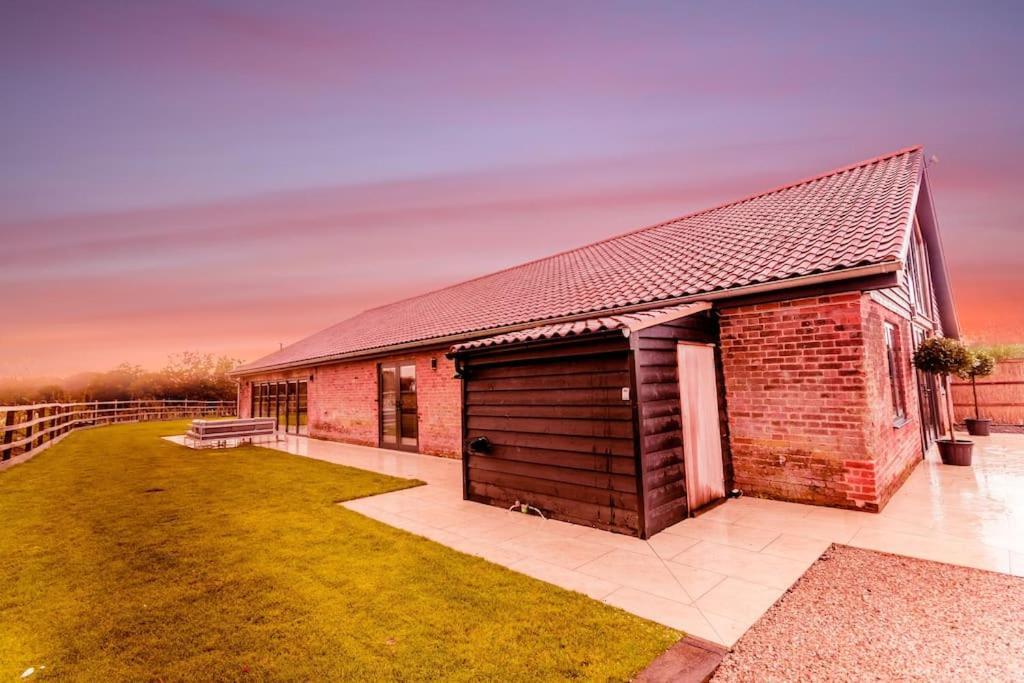 Beautiful Barn Conversion Close To The Broads Dilham Exteriör bild