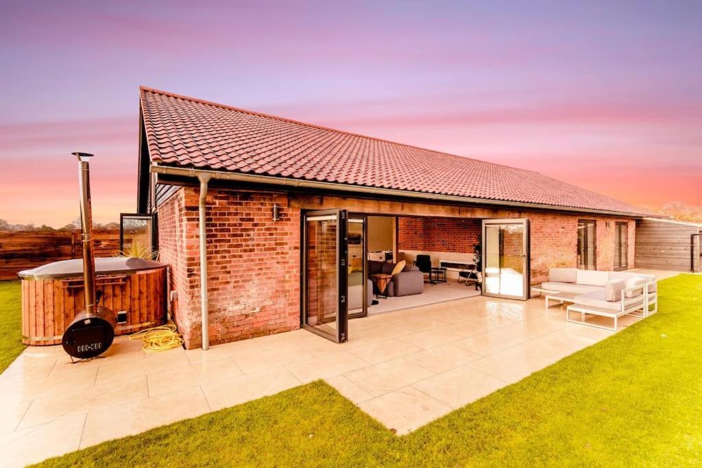 Beautiful Barn Conversion Close To The Broads Dilham Exteriör bild