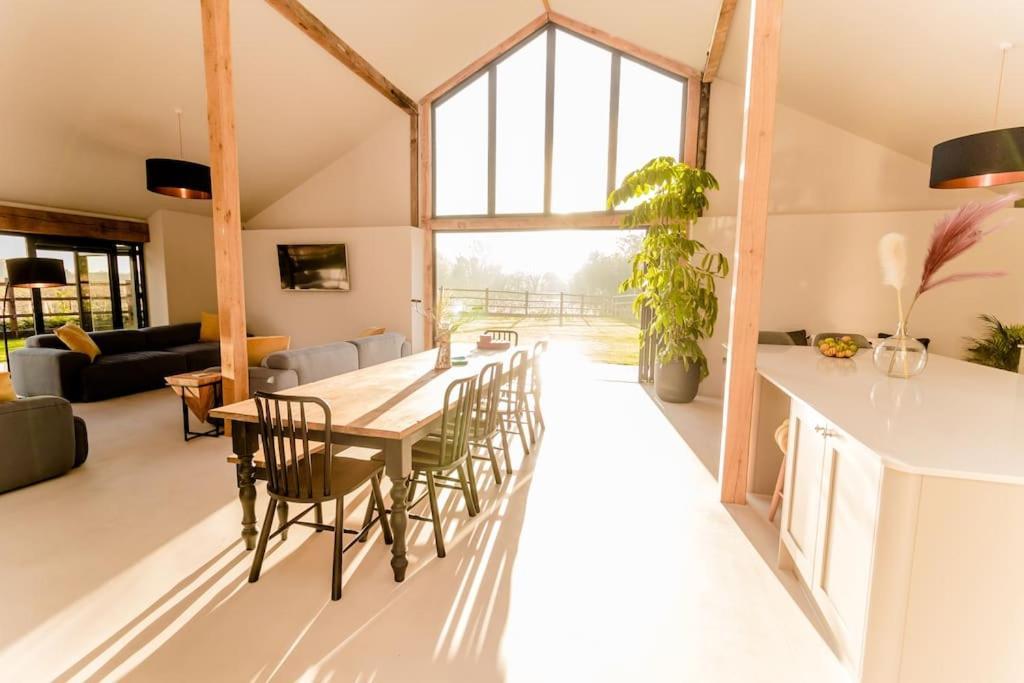 Beautiful Barn Conversion Close To The Broads Dilham Exteriör bild
