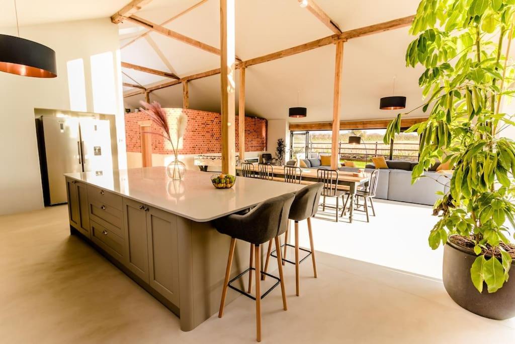 Beautiful Barn Conversion Close To The Broads Dilham Exteriör bild